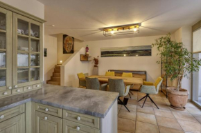 AD1716 Apartments